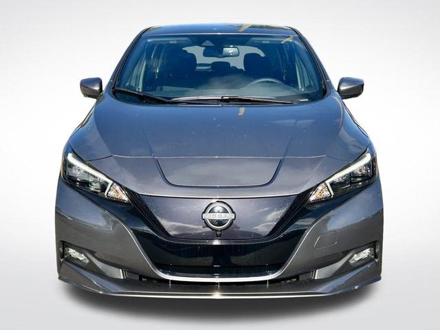 Photo of 2025 Gun Metallic Nissan Leaf