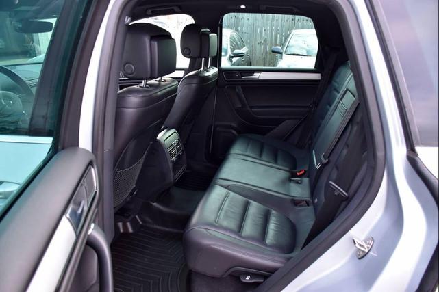 Photo of 2017 Silver Volkswagen Touareg