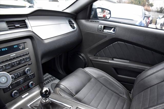 Photo of 2013 Black Ford Mustang