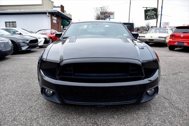 Photo of 2013 Black Ford Mustang