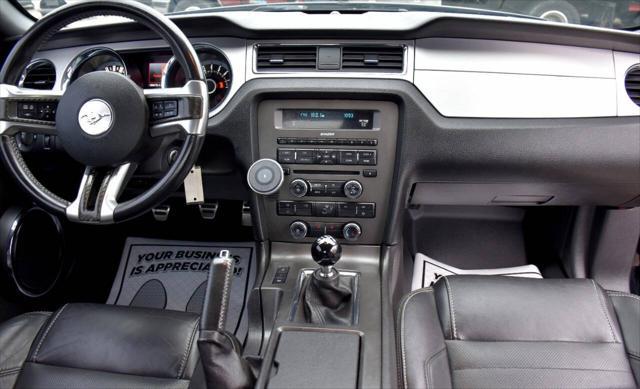 Photo of 2013 Black Ford Mustang