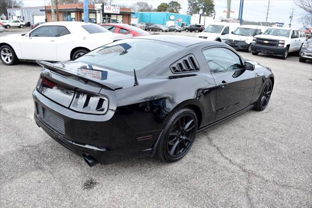 Photo of 2013 Black Ford Mustang