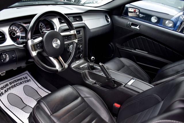 Photo of 2013 Black Ford Mustang