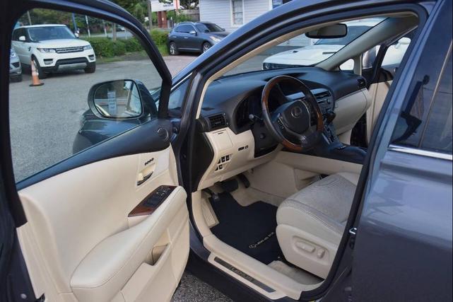 Photo of 2013 Pewter Lexus RX 350