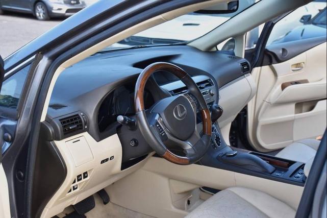 Photo of 2013 Pewter Lexus RX 350