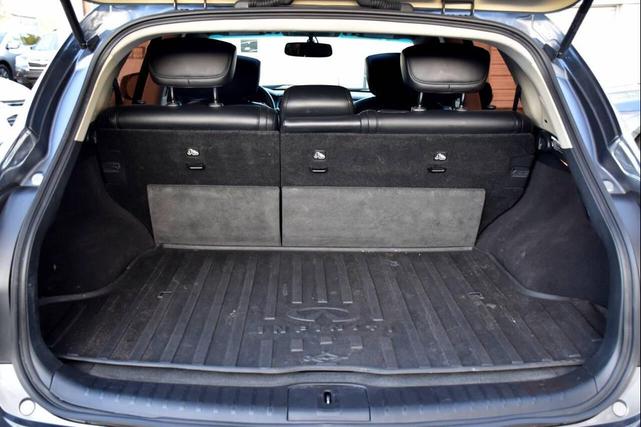 Photo of 2017 Gray INFINITI QX50