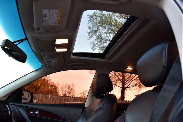 Photo of 2017 Gray INFINITI QX50