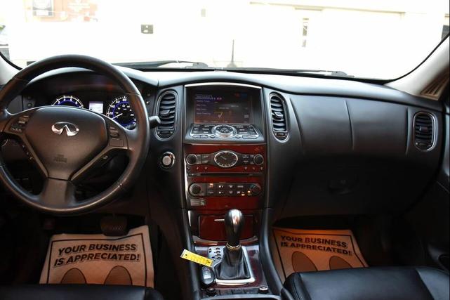 Photo of 2017 Gray INFINITI QX50