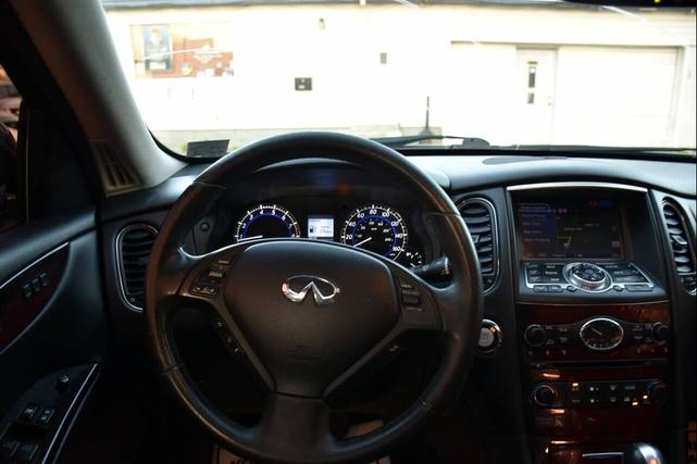 Photo of 2017 Gray INFINITI QX50