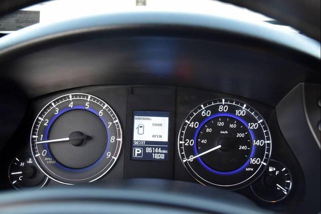 Photo of 2017 Gray INFINITI QX50