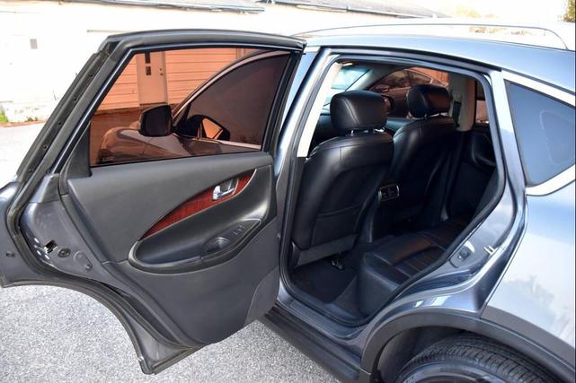Photo of 2017 Gray INFINITI QX50