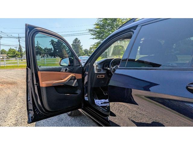 Photo of 2022 Blue BMW X7