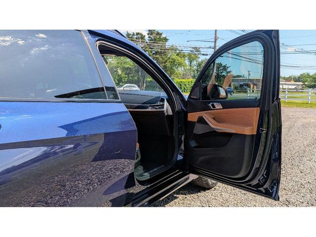 Photo of 2022 Blue BMW X7