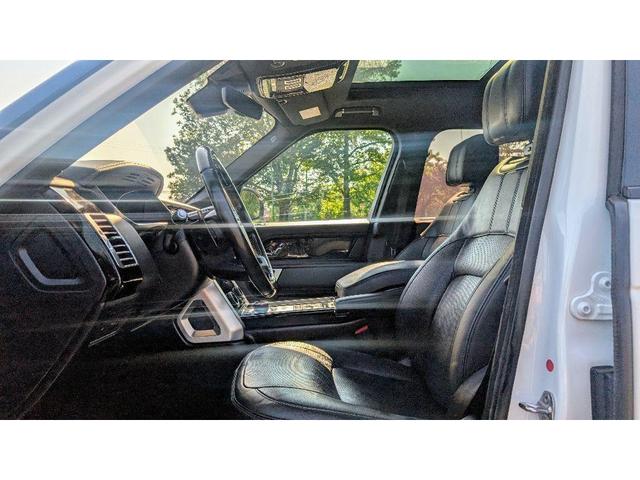 Photo of 2019 Fuji White Land Rover Range Rover