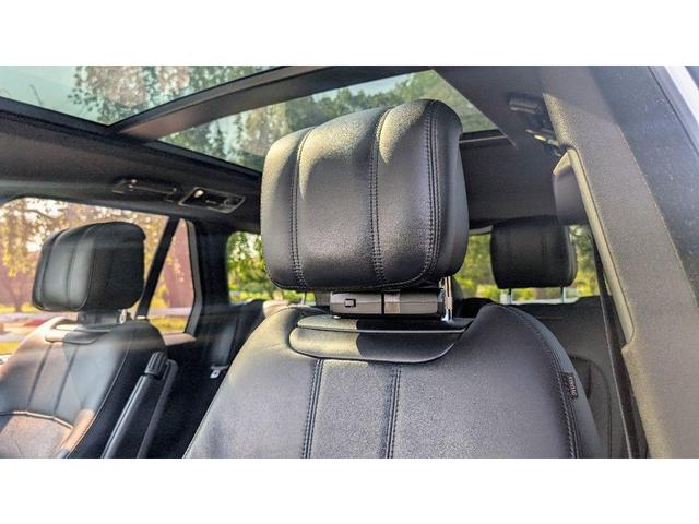 Photo of 2019 Fuji White Land Rover Range Rover