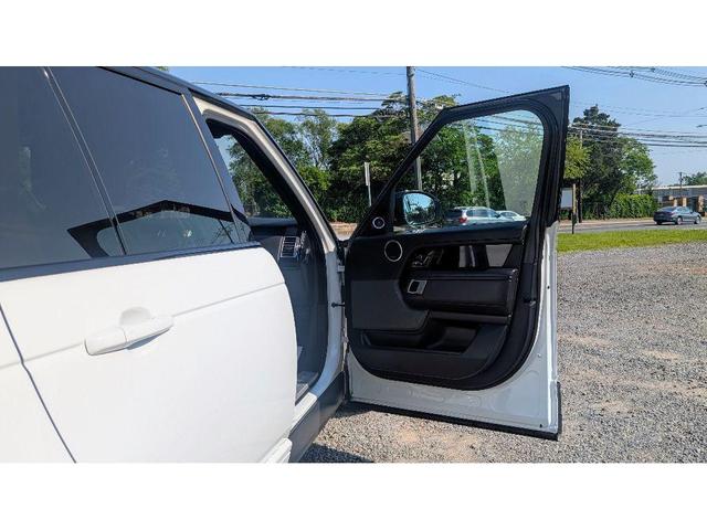 Photo of 2019 Fuji White Land Rover Range Rover