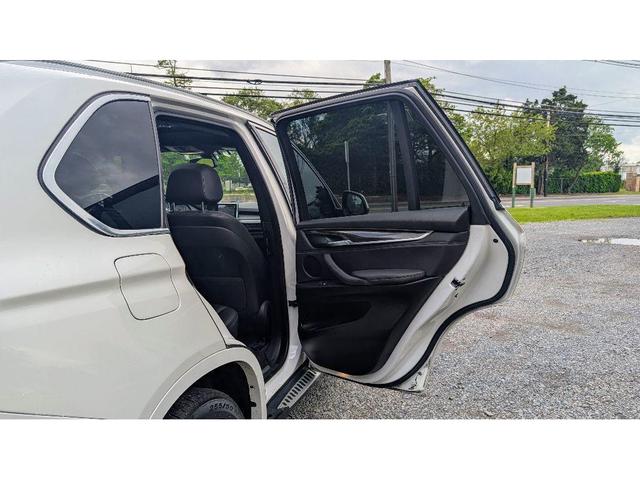 Photo of 2018 Mineral White Metallic BMW X5