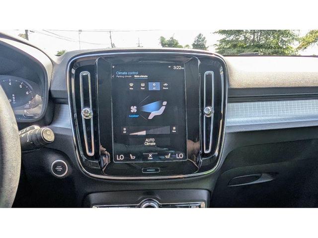 Photo of 2022 Black Volvo XC40