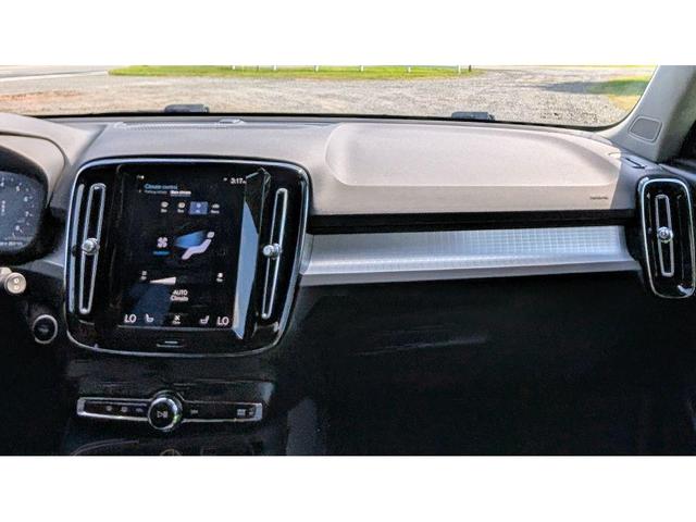 Photo of 2022 Black Volvo XC40