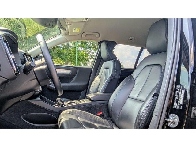 Photo of 2022 Black Volvo XC40