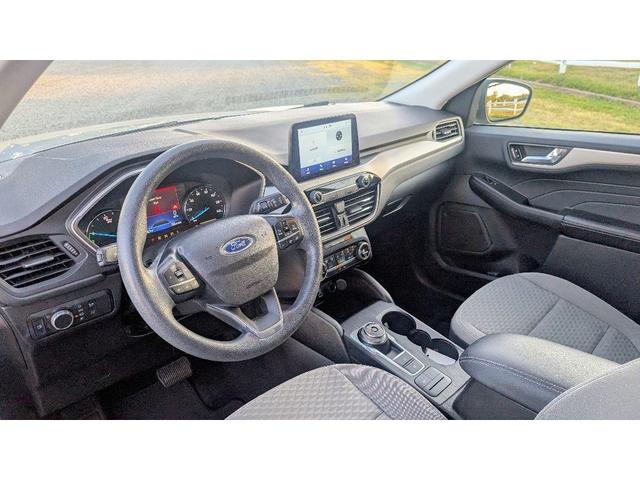 Photo of 2021 Iconic Silver Metallic Ford Escape