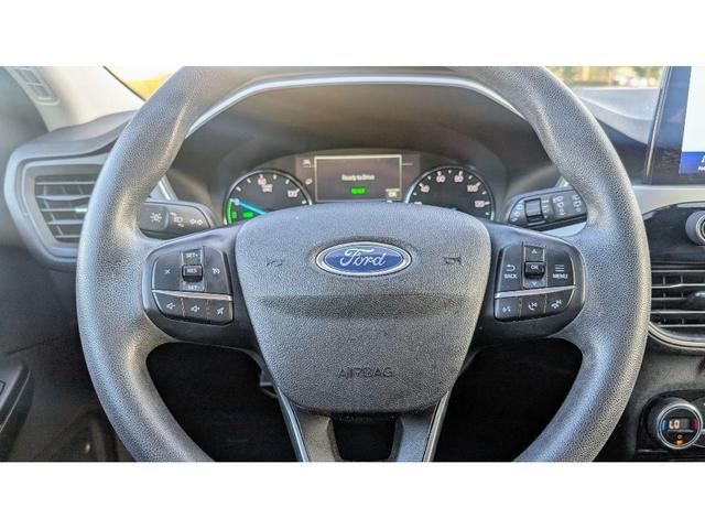 Photo of 2021 Iconic Silver Metallic Ford Escape