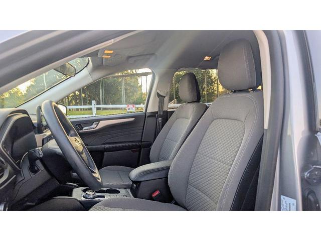 Photo of 2021 Iconic Silver Metallic Ford Escape