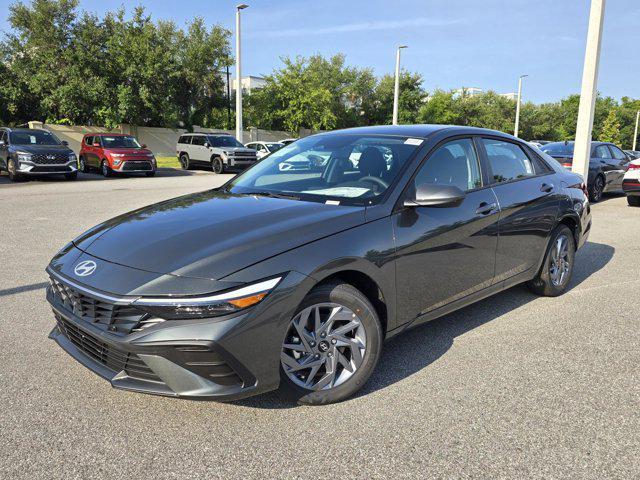 Photo of 2025 Amazon Gray Hyundai ELANTRA HEV