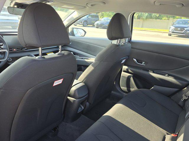 Photo of 2025 Amazon Gray Hyundai ELANTRA HEV