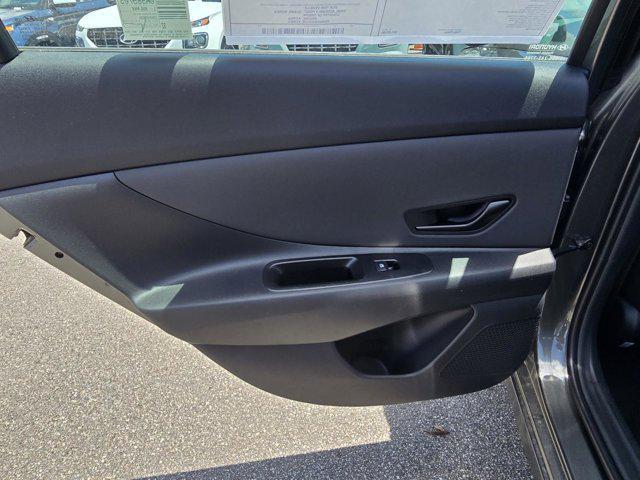 Photo of 2025 Amazon Gray Hyundai ELANTRA
