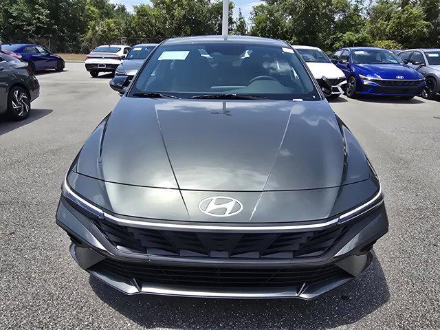 Photo of 2025 Amazon Gray Hyundai ELANTRA