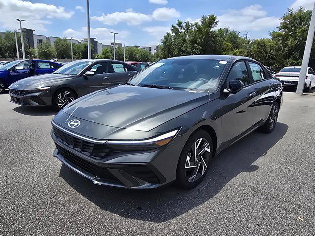 Photo of 2025 Amazon Gray Hyundai ELANTRA