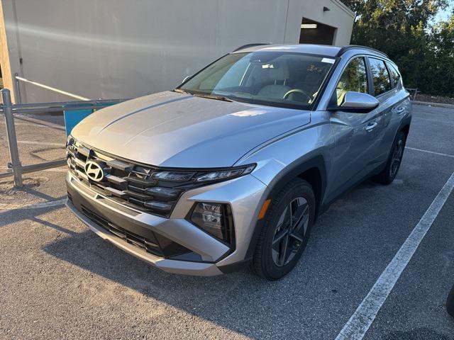 Photo of 2025 Shimmering Silver Hyundai TUCSON