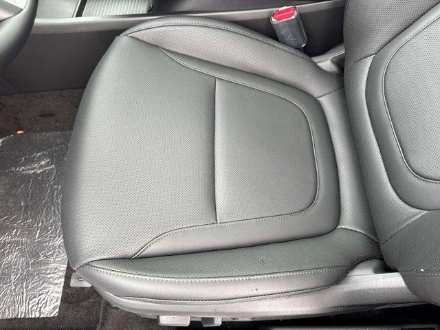 Photo of 2025 Creamy White Pearl Hyundai TUCSON Hybrid
