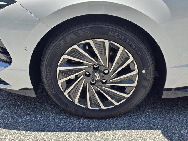 Photo of 2025 Serenity White Hyundai SONATA Hybrid
