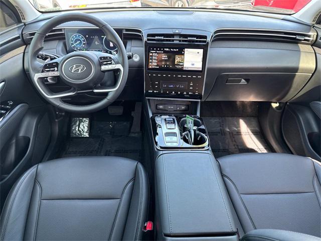 Photo of 2024 Black Pearl Hyundai TUCSON Hybrid