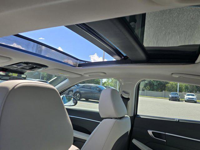 Photo of 2025 Serenity White Hyundai SONATA Hybrid