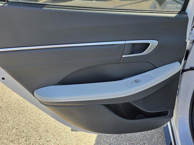 Photo of 2025 Serenity White Hyundai SONATA Hybrid