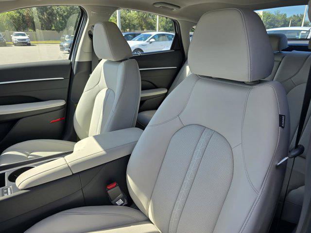 Photo of 2025 Serenity White Hyundai SONATA Hybrid