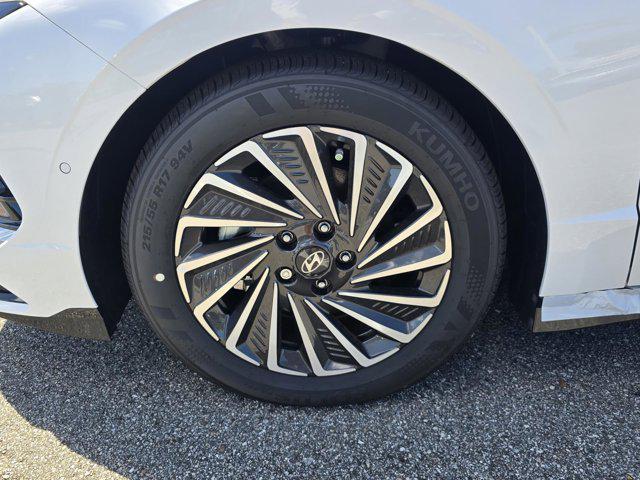 Photo of 2025 Serenity White Hyundai SONATA Hybrid