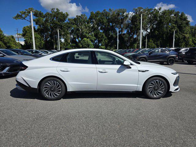 Photo of 2025 Serenity White Hyundai SONATA Hybrid