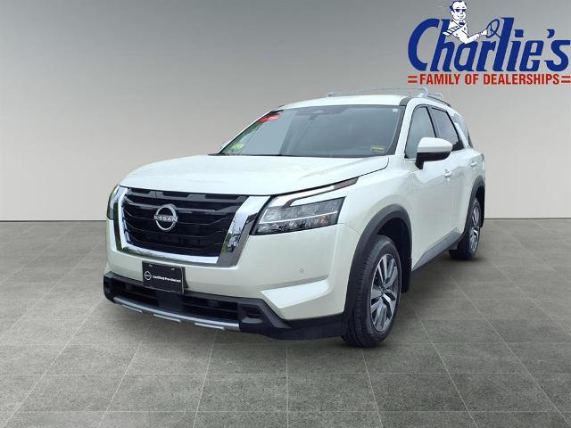 Photo of 2024 White Nissan Pathfinder