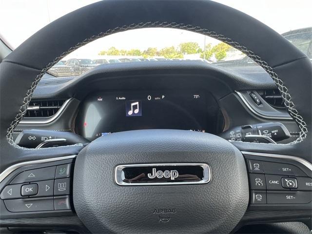 Photo of 2025 Bright White Clearcoat Jeep Grand Cherokee L