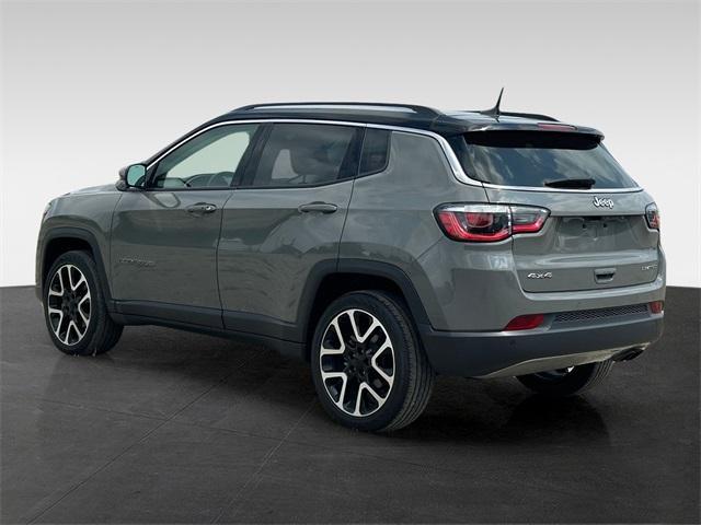 Photo of 2021 Sting Gray Clearcoat Jeep Compass