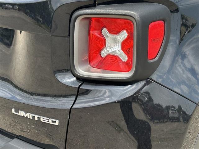 Photo of 2020 Black Clearcoat Jeep Renegade