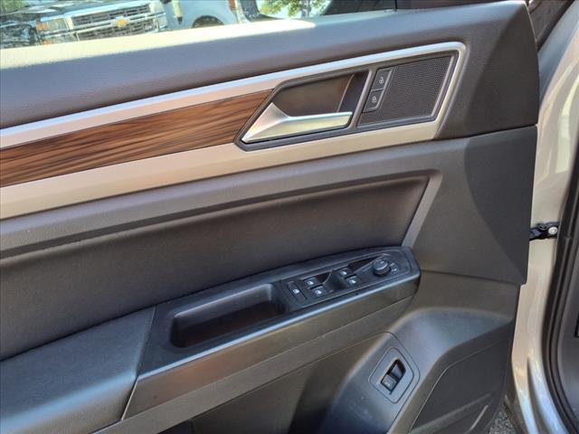 Photo of 2021 Pyrite Silver Metallic Volkswagen Atlas