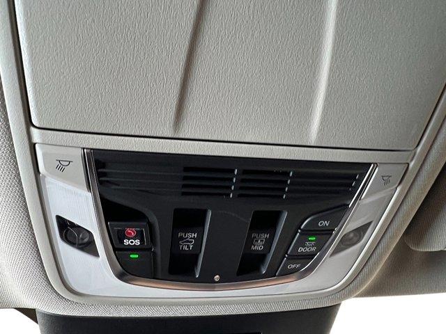 Photo of 2025 Majestic Black Pearl Acura MDX