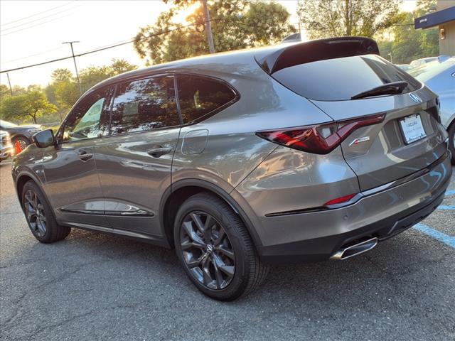 Photo of 2024 Liquid Carbon Metallic Acura MDX