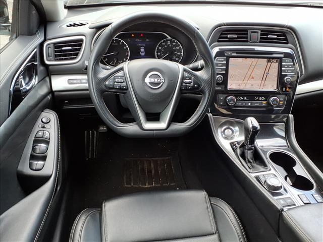 Photo of 2023 Pearl White Tricoat Nissan Maxima