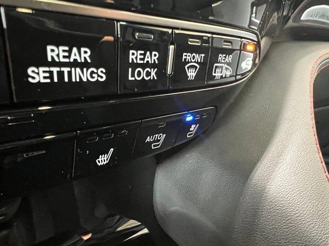 Photo of 2025 Lunar Silver Metallic Acura MDX